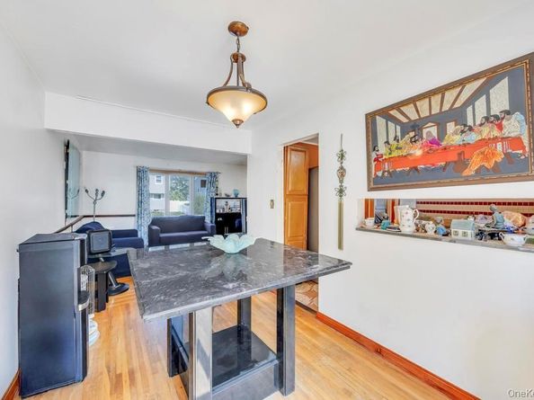 529 Clinton Avenue, Rockville Centre NY 11570