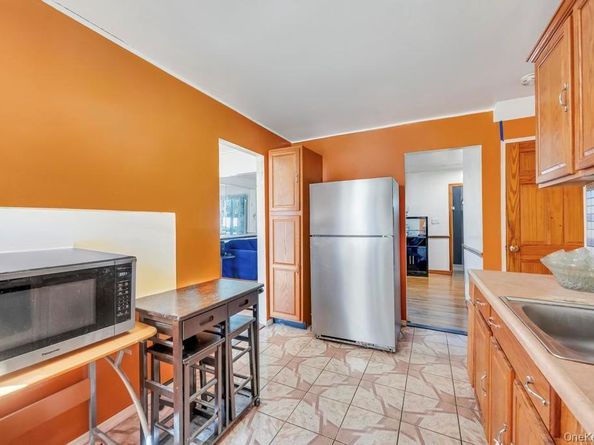 529 Clinton Avenue, Rockville Centre NY 11570