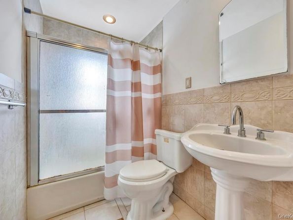 529 Clinton Avenue, Rockville Centre NY 11570