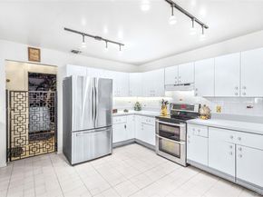 271 Bread And Cheese Hollow Road, Northport NY 11768