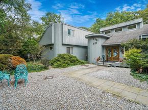 271 Bread And Cheese Hollow Road, Northport NY 11768