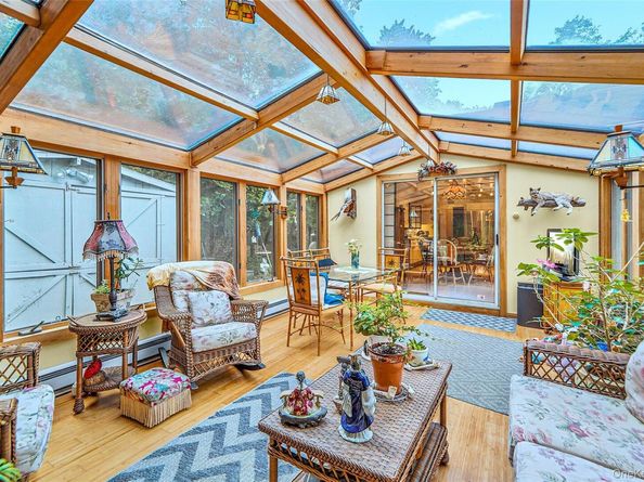 271 Bread And Cheese Hollow Road, Northport NY 11768