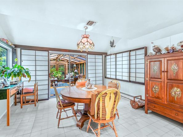 271 Bread And Cheese Hollow Road, Northport NY 11768