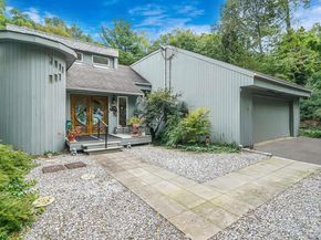 271 Bread And Cheese Hollow Road, Northport NY 11768