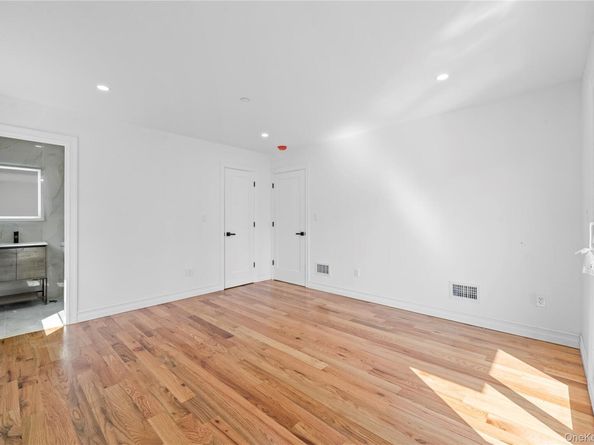 258-10 147 Road, Rosedale NY 11422