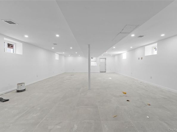 258-10 147 Road, Rosedale NY 11422