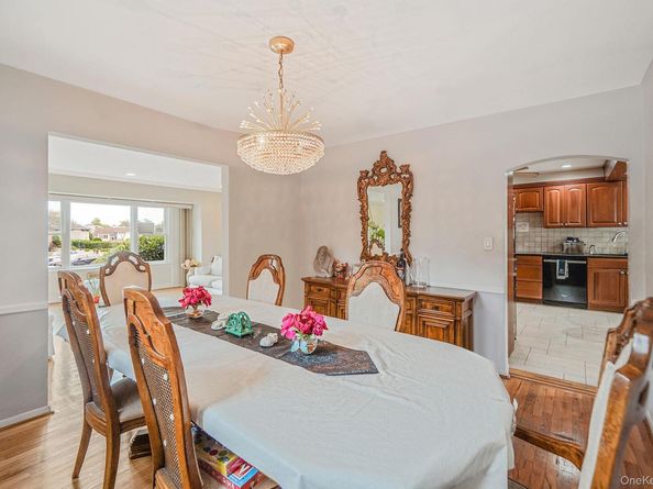 7 Wilbur Lane, Roosevelt NY 11575