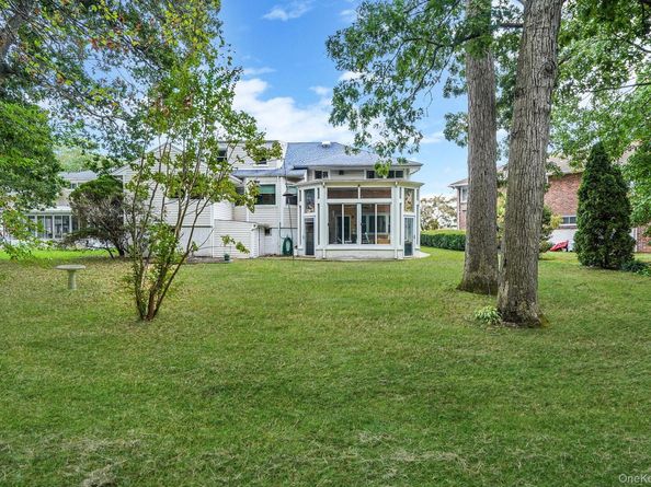 7 Wilbur Lane, Roosevelt NY 11575