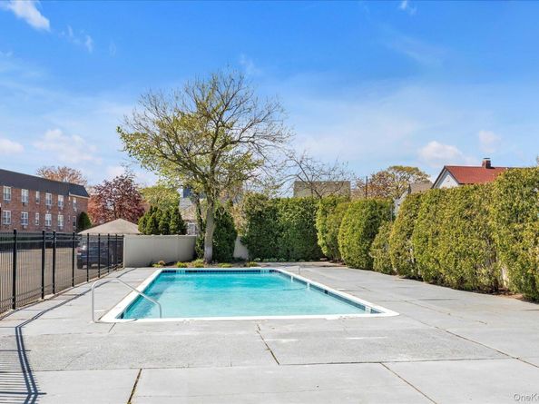 2 Fowler Avenue 228, Lynbrook NY 11563