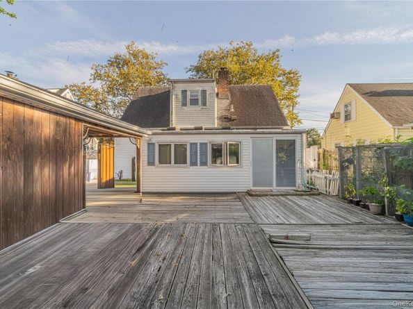 75 Peninsula Boulevard, Valley Stream NY 11581