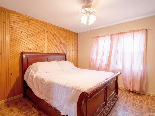 75 Peninsula Boulevard, Valley Stream NY 11581