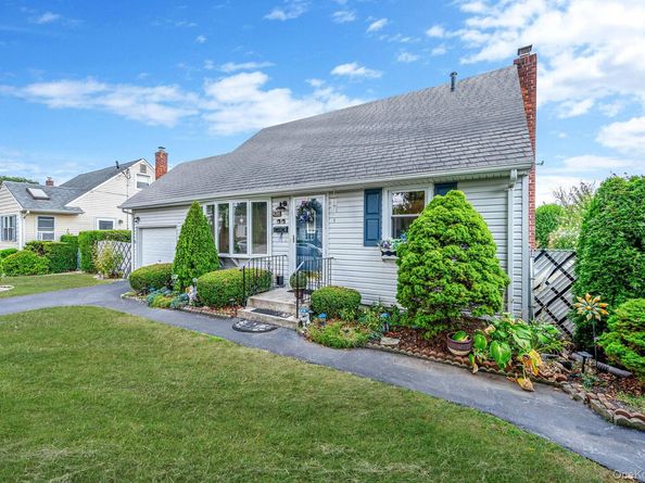 436 N Ontario Avenue, Lindenhurst NY 11757