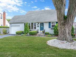 436 N Ontario Avenue, Lindenhurst NY 11757