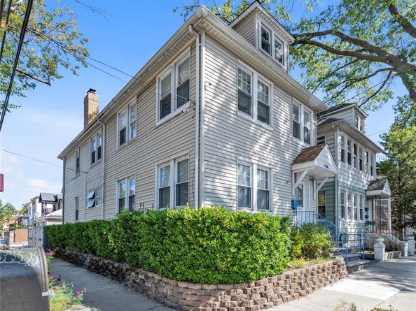 12401 9th Avenue, College Point NY 11356