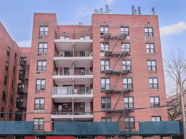 38-25 Parsons Boulevard 4I, Flushing NY 11354