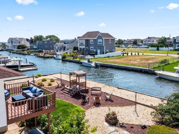 230 Sequams Lane Center, West Islip NY 11795