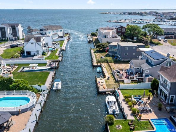230 Sequams Lane Center, West Islip NY 11795