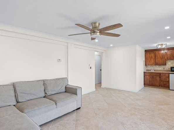 230 Sequams Lane Center, West Islip NY 11795