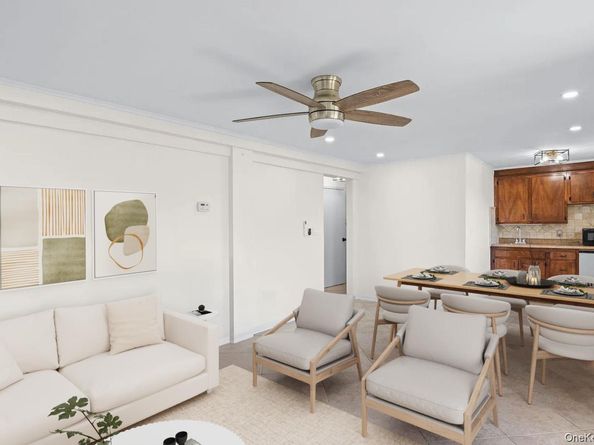 230 Sequams Lane Center, West Islip NY 11795