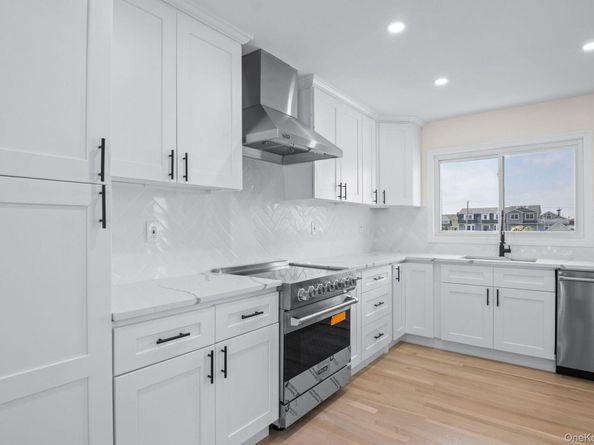 230 Sequams Lane Center, West Islip NY 11795