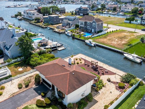 230 Sequams Lane Center, West Islip NY 11795