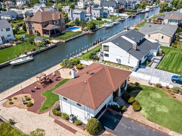 230 Sequams Lane Center, West Islip NY 11795