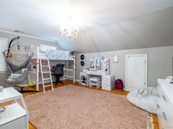 3 Reeve Road, Rockville Centre NY 11570