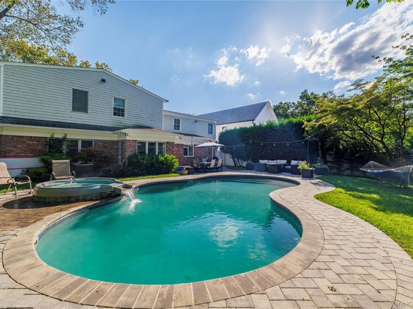 3 Reeve Road, Rockville Centre NY 11570