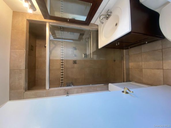 245-31B 76th Avenue 31B, Glen Oaks NY 11426