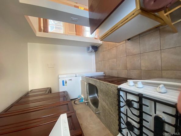 245-31B 76th Avenue 31B, Glen Oaks NY 11426