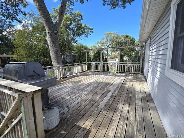 46 Midland Boulevard, Ronkonkoma NY 11779
