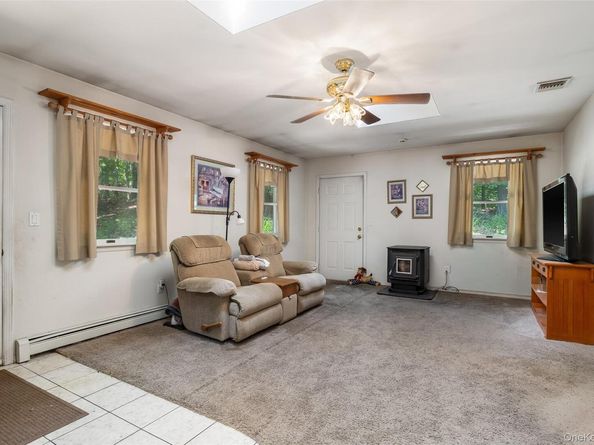 167 Farm Road E, Wading River NY 11792