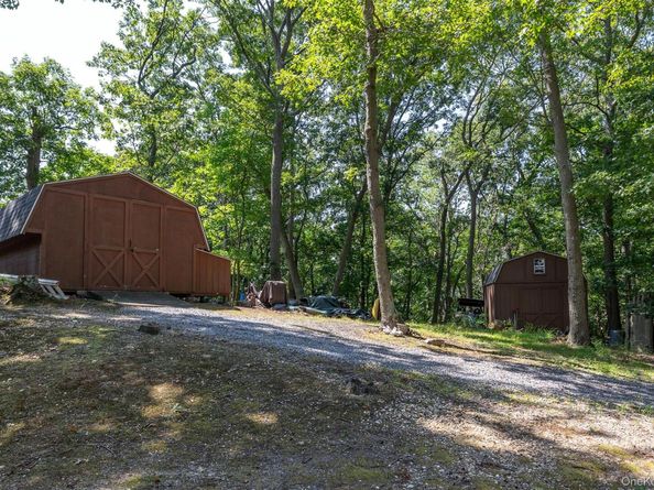 167 Farm Road E, Wading River NY 11792