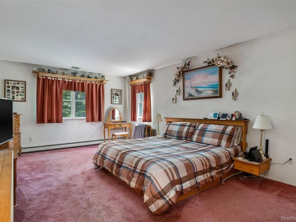 167 Farm Road E, Wading River NY 11792