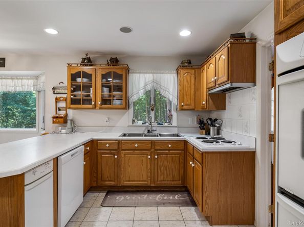 167 Farm Road E, Wading River NY 11792