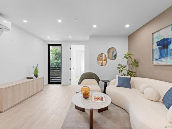 366 Harman Street 2R, Brooklyn NY 11237