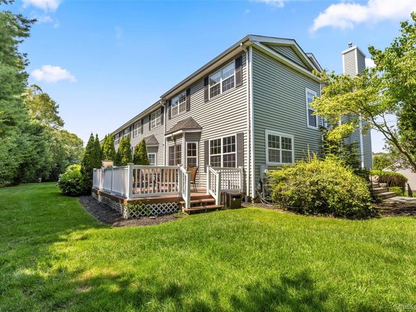 93 paddington Circle, Smithtown NY 11787