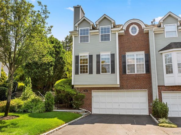 93 paddington Circle, Smithtown NY 11787