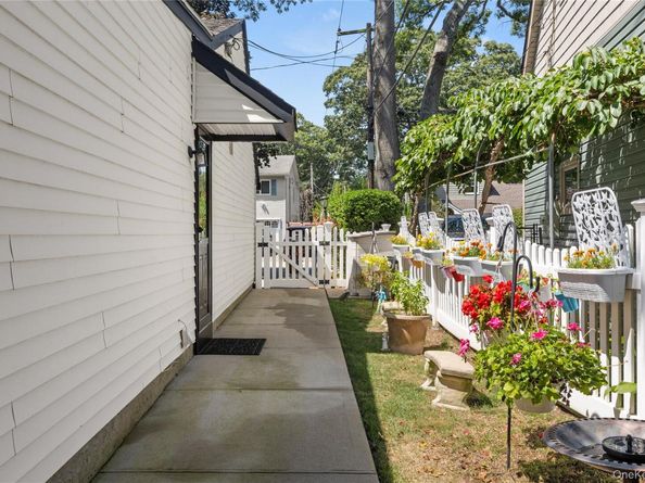 1605 Henry Road, Wantagh NY 11793