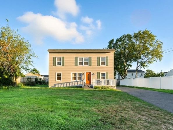 40 White Street, Brentwood NY 11717