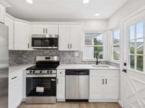 147 Edinburgh Drive, Ridge NY 11961
