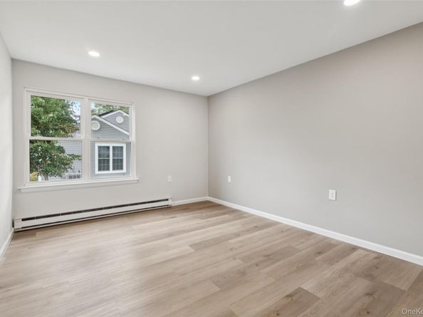 147 Edinburgh Drive, Ridge NY 11961