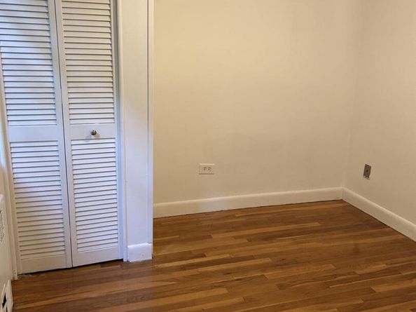 43-25 Douglaston Parkway 2D, Douglaston NY 11363