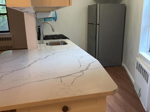 43-25 Douglaston Parkway 2D, Douglaston NY 11363