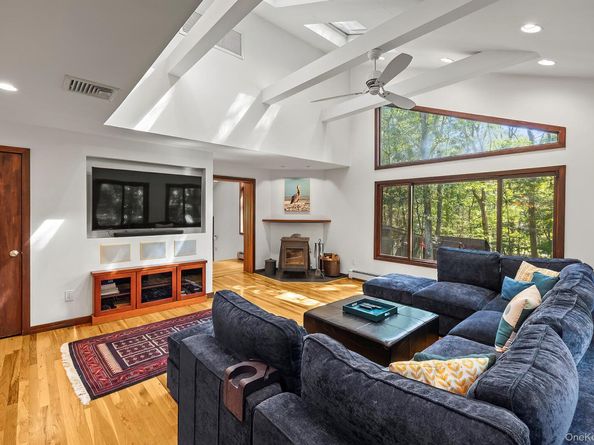 2 Cecilia Lane, Pleasantville NY 10570