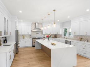 19 Mead Lane, Westbury NY 11590