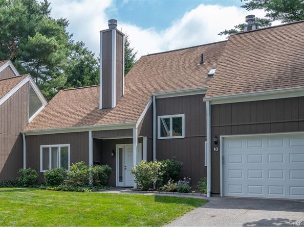 10 Grove Mews, Chappaqua NY 10514