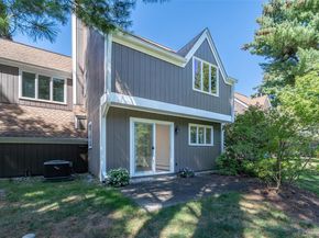 10 Grove Mews, Chappaqua NY 10514