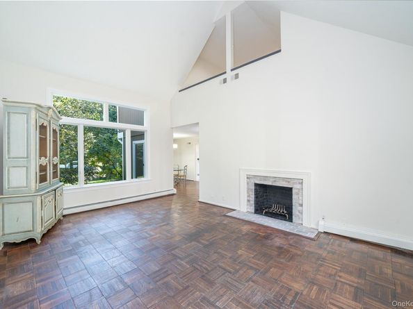 10 Grove Mews, Chappaqua NY 10514
