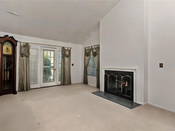 18 Lakeside Lane, Bay Shore NY 11706